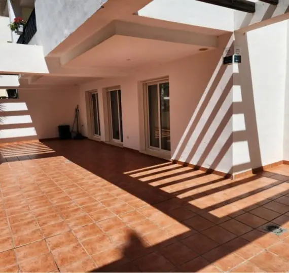 Продажа апартаментов на первом этаже в Torrequebrada