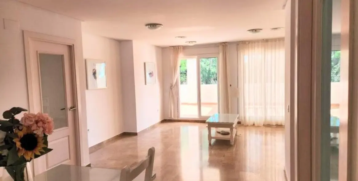 Продажа апартаментов на первом этаже в Torrequebrada 8