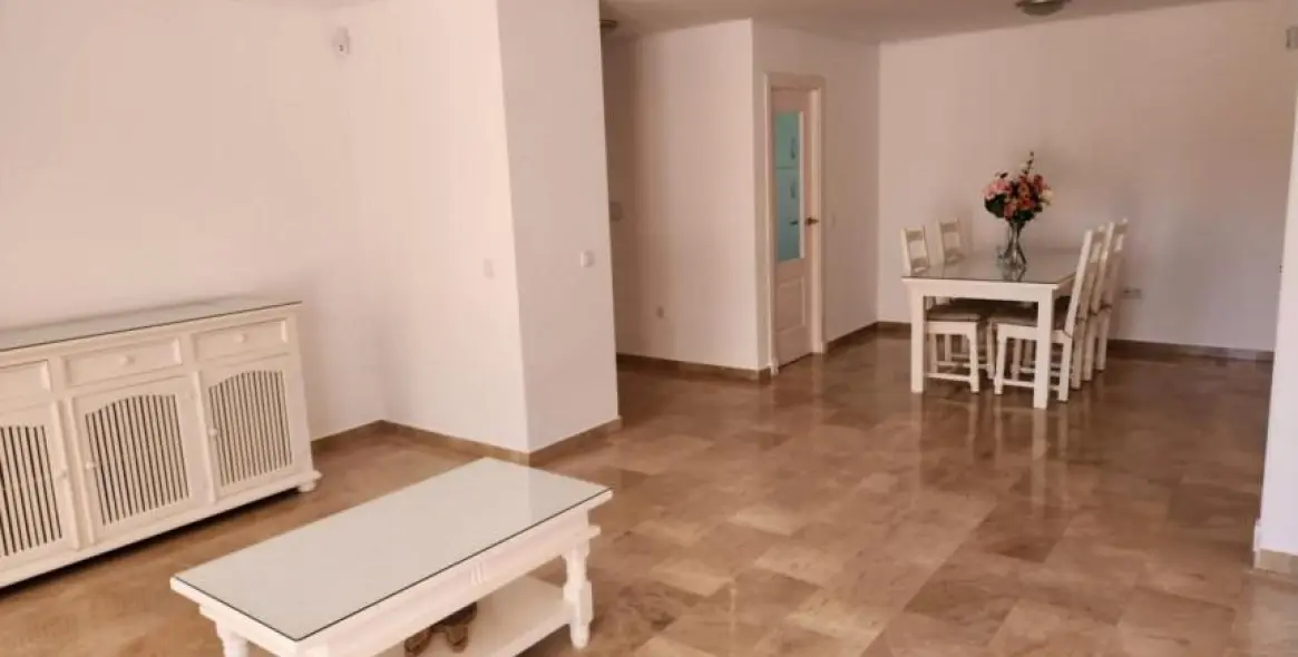 Продажа апартаментов на первом этаже в Torrequebrada 9