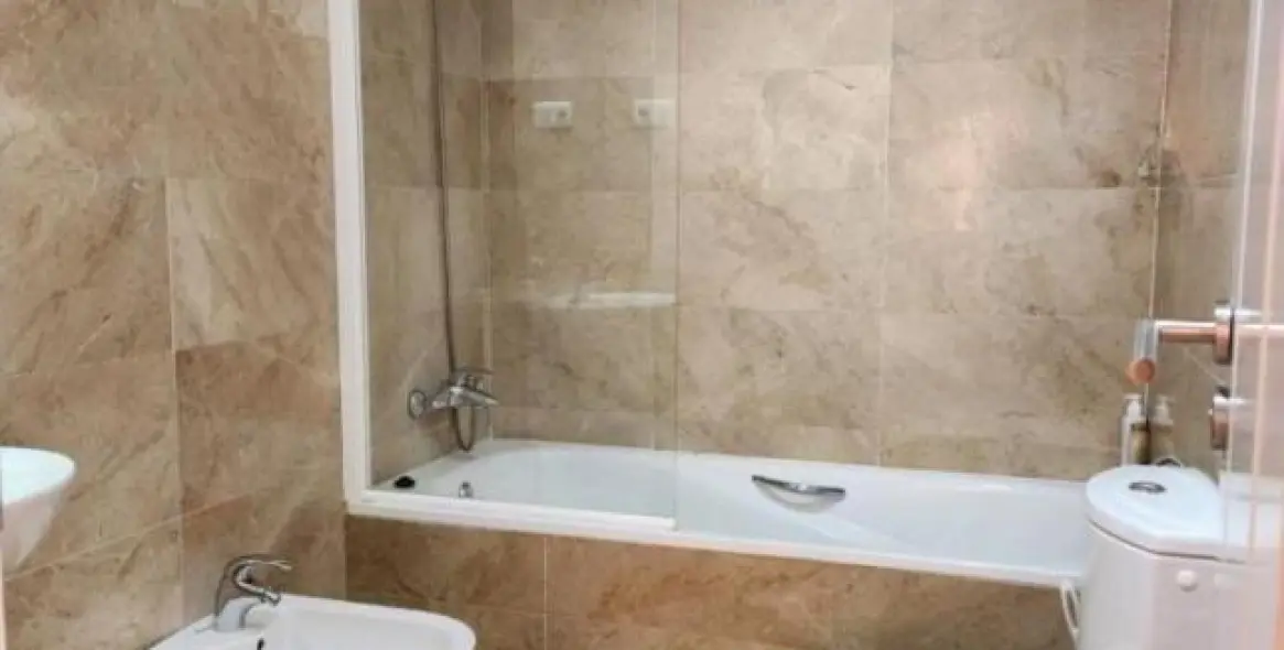 Продажа апартаментов на первом этаже в Torrequebrada 15