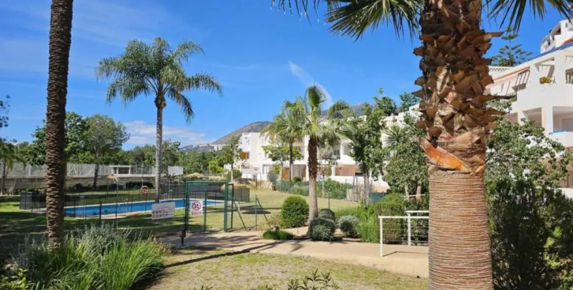 Продажа апартаментов на первом этаже в Torrequebrada 18