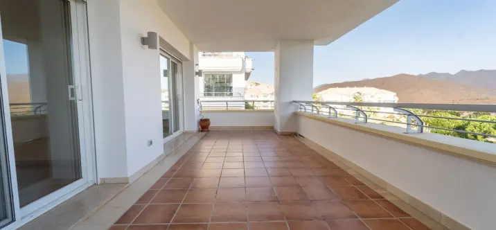 Sale of middle floor apartment in La Cala Golf 1
