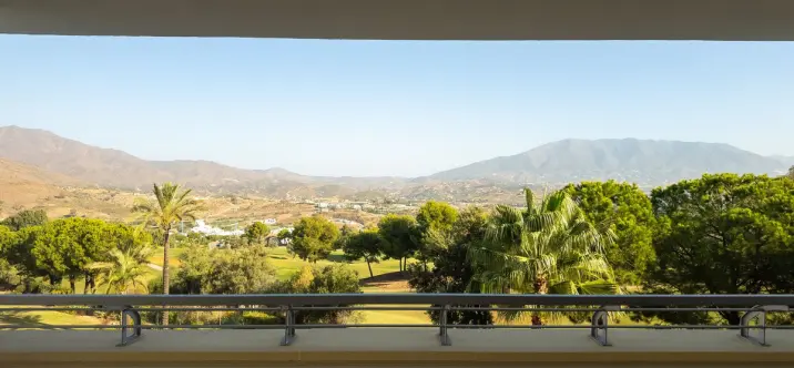Sale of middle floor apartment in La Cala Golf 2