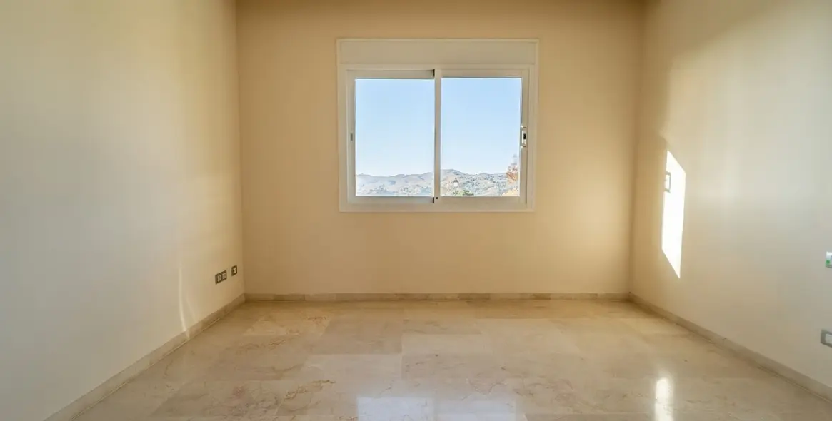 Sale of middle floor apartment in La Cala Golf 19