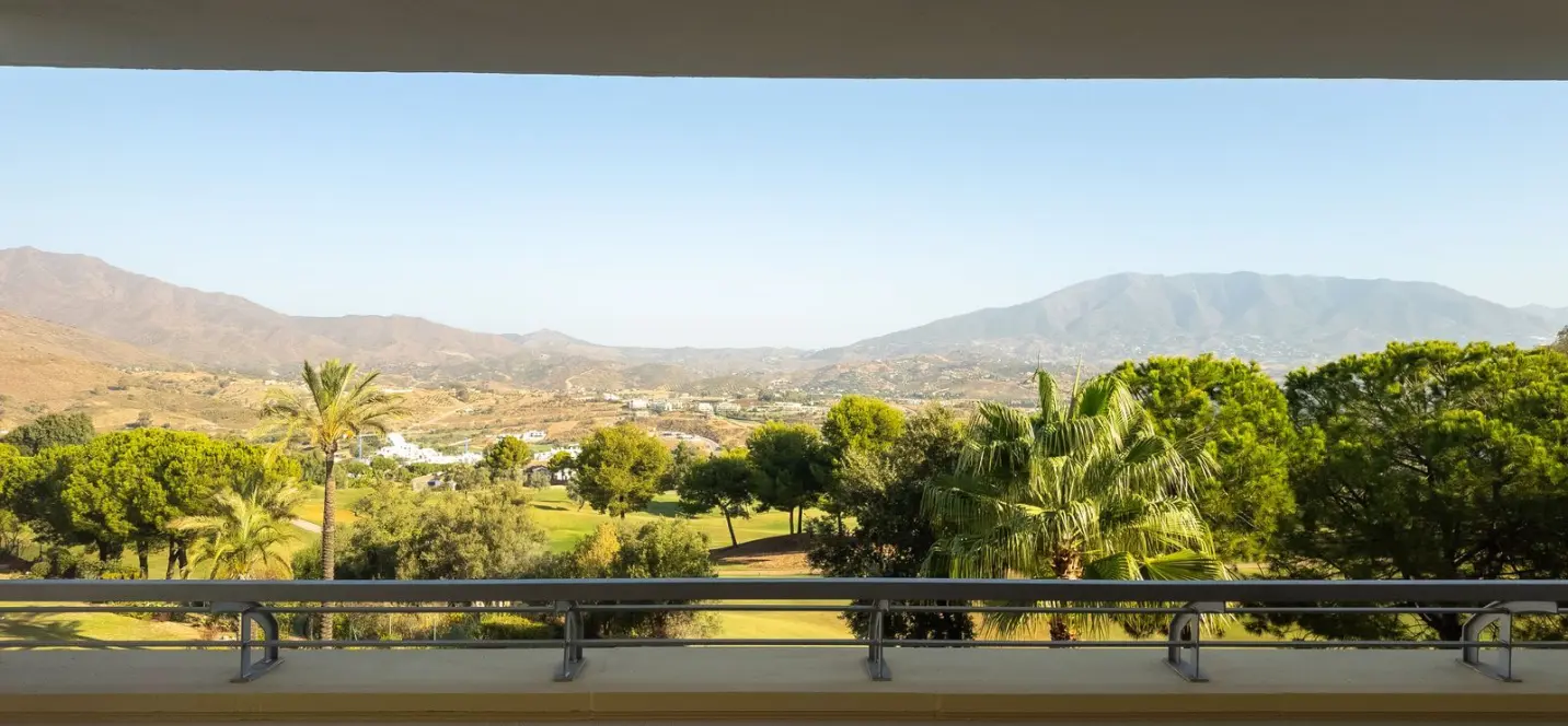 Sale of middle floor apartment in La Cala Golf 3