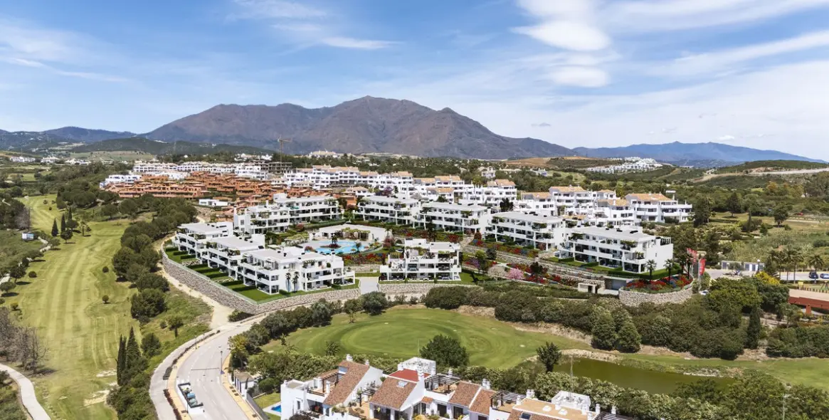 Продажа апартаментов на среднем этаже в Casares 6