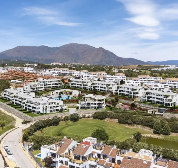 Sale of middle floor apartment in Casares