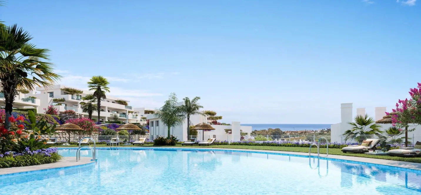 Sale of middle floor apartment in Casares 2