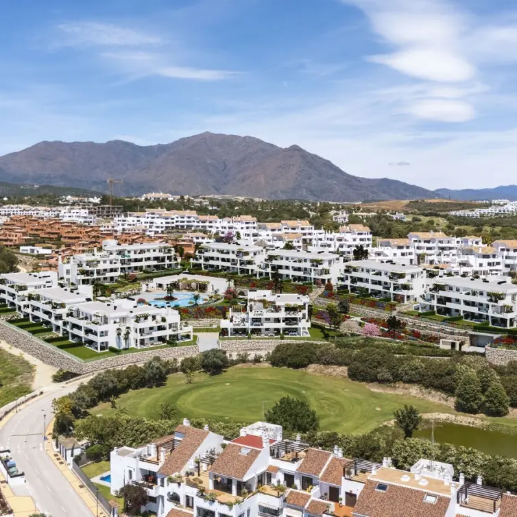 Sale of middle floor apartment in Casares