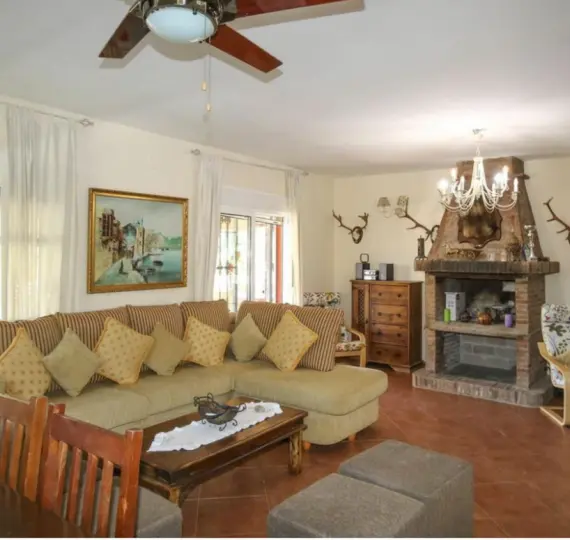 Sale of finca - cortijo in Monda