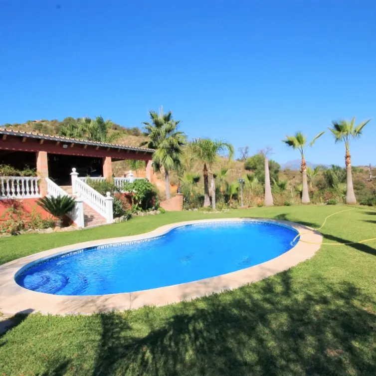 Sale of finca - cortijo in Monda
