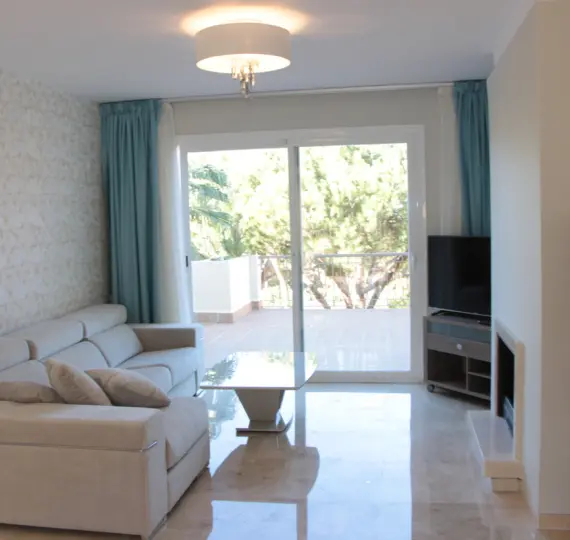 Продажа апартаментов на среднем этаже в Marbella