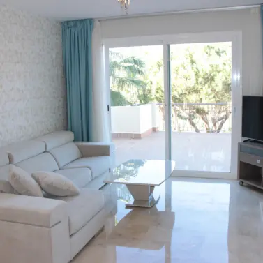 Sale of middle floor apartment in Marbella