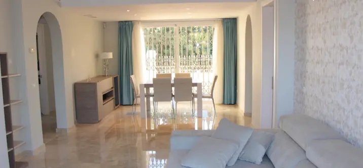 Sale of middle floor apartment in Marbella 1