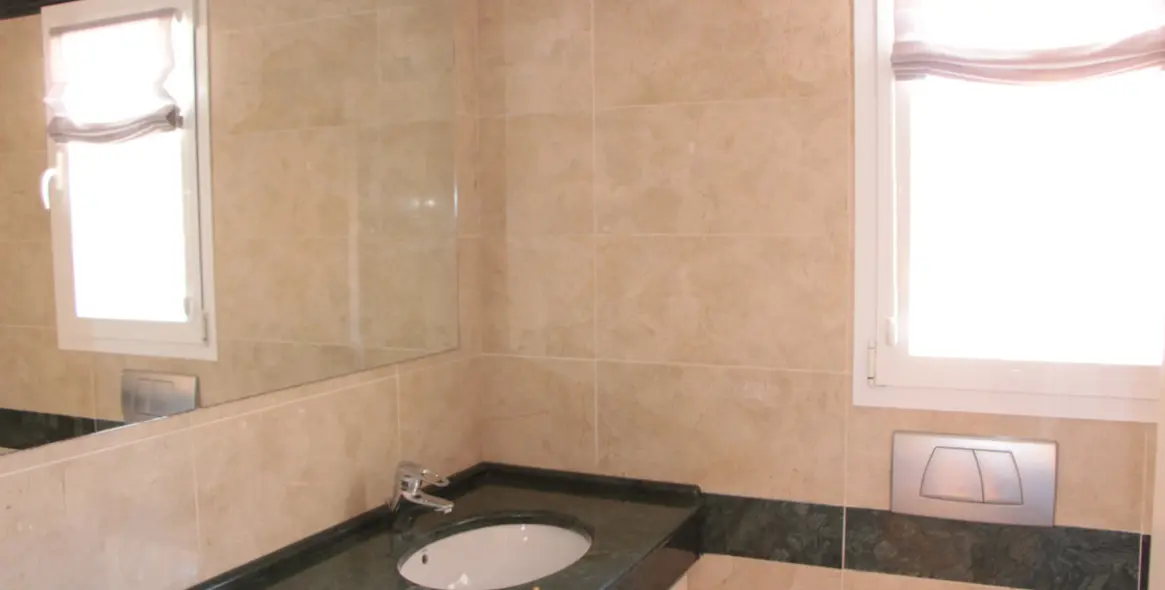 Venta de apartamento en planta media en Marbella 5