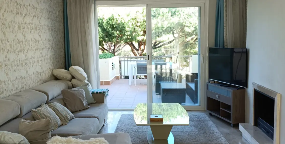 Venta de apartamento en planta media en Marbella 16