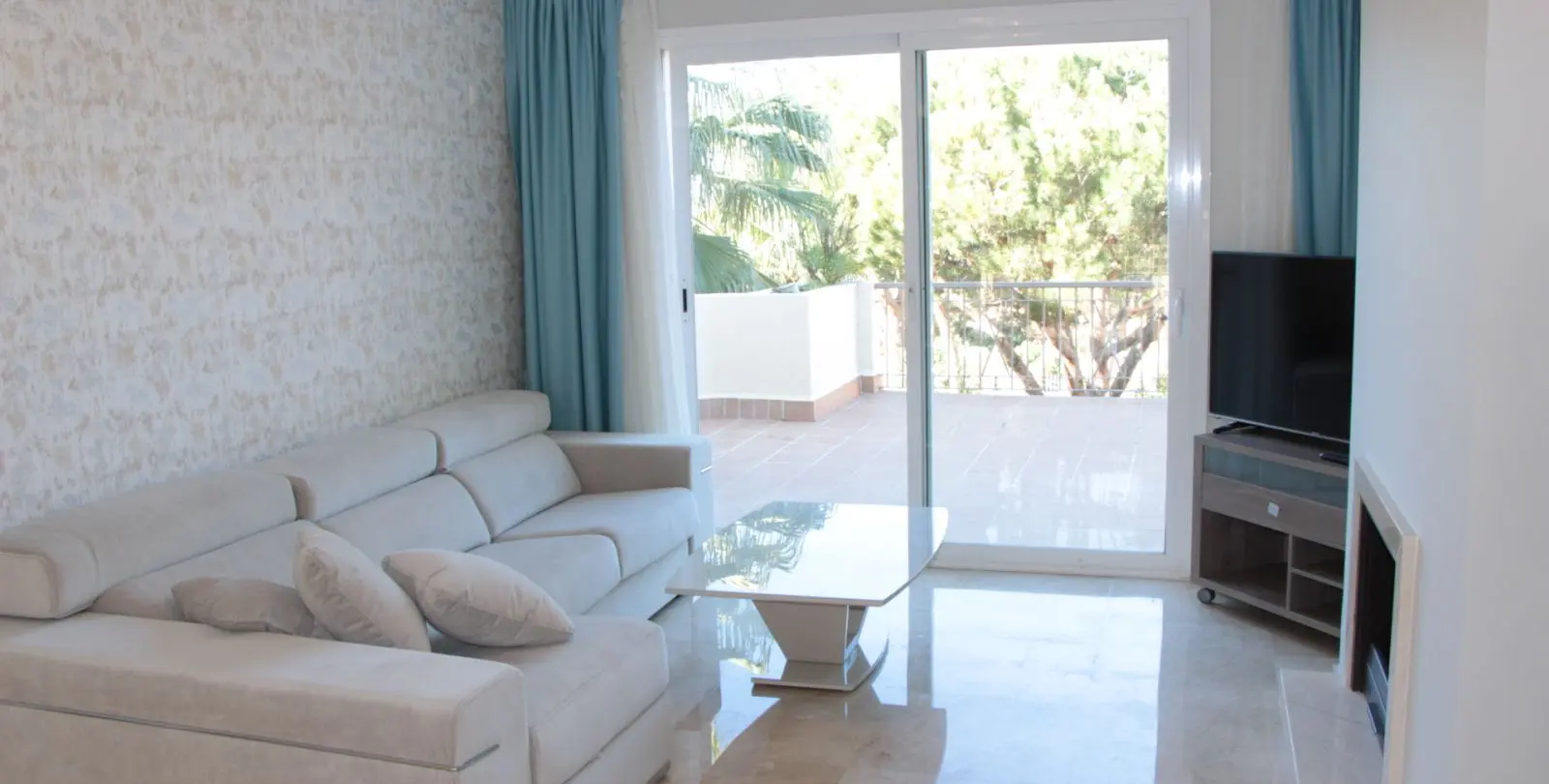 Продажа апартаментов на среднем этаже в Marbella 1