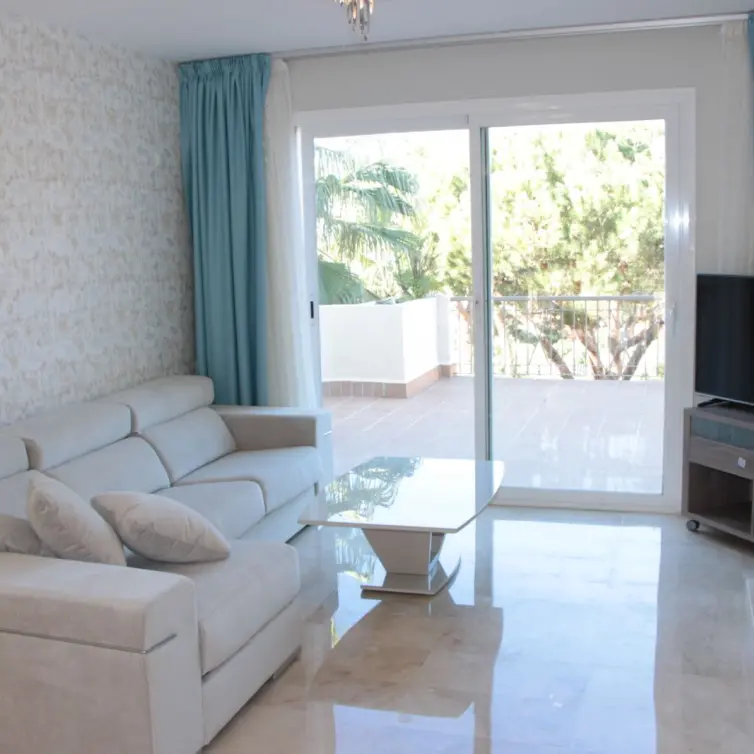 Sale of middle floor apartment in Marbella