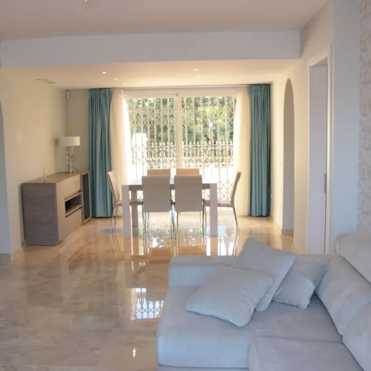 Sale of middle floor apartment in Marbella