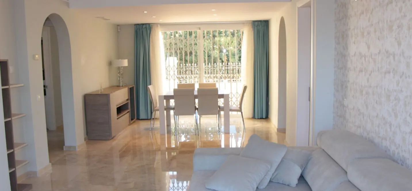 Sale of middle floor apartment in Marbella 1