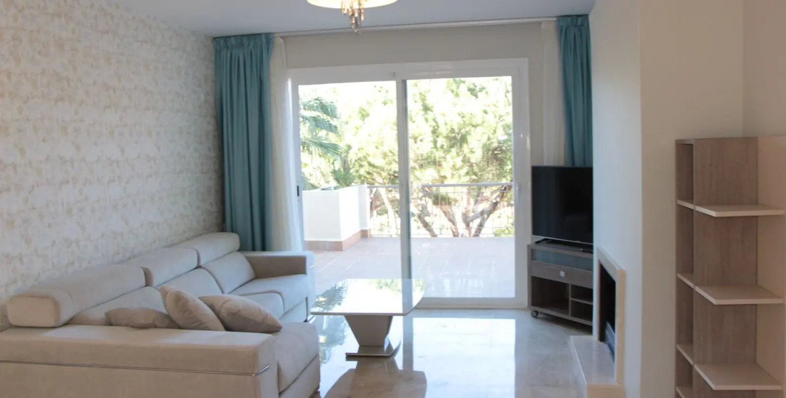 Продажа апартаментов на среднем этаже в Marbella 3