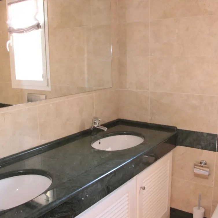 Sale of middle floor apartment in Marbella