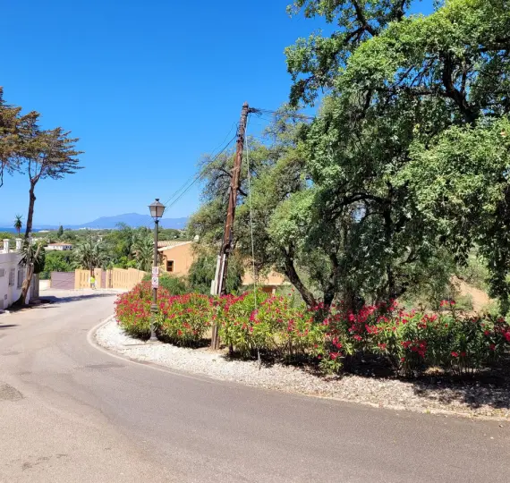 Venta de parcela residencial en Elviria