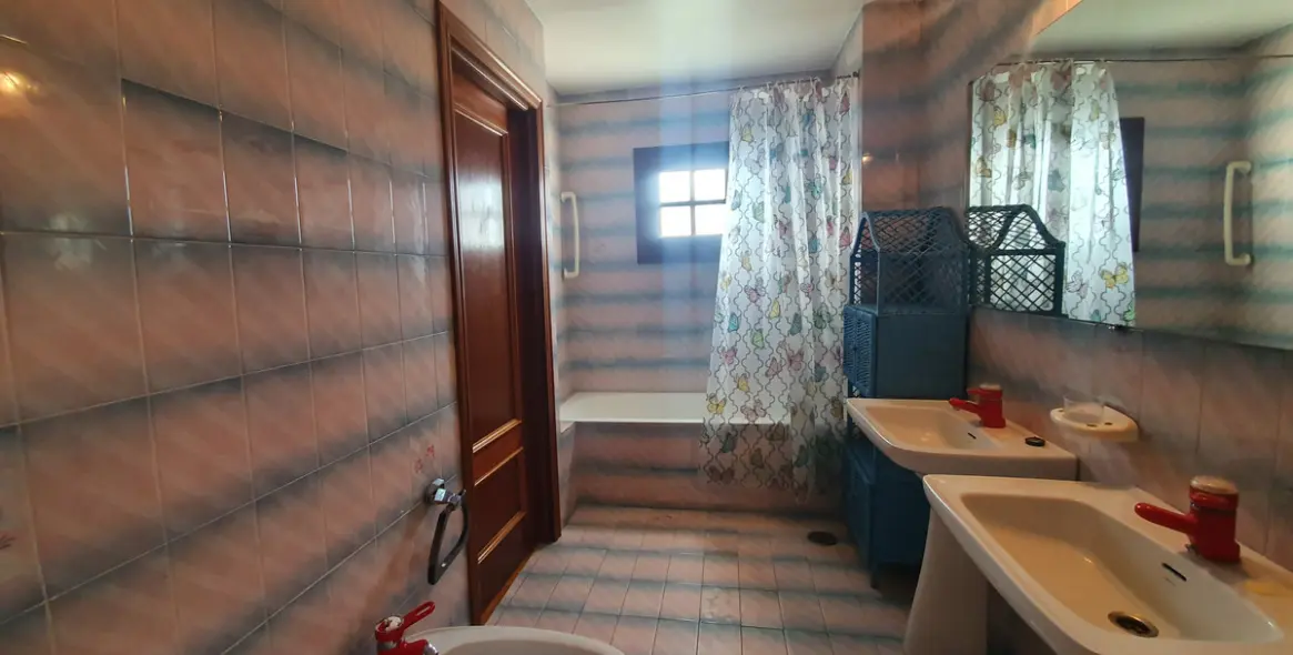 Продажа ресторана в Guaro 19