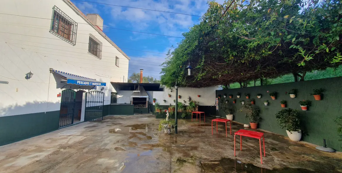 Sale of restaurant in Guaro 23