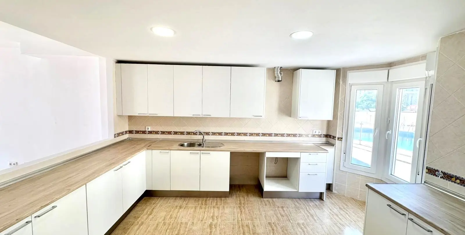 Sale of townhouse in Los Boliches 3