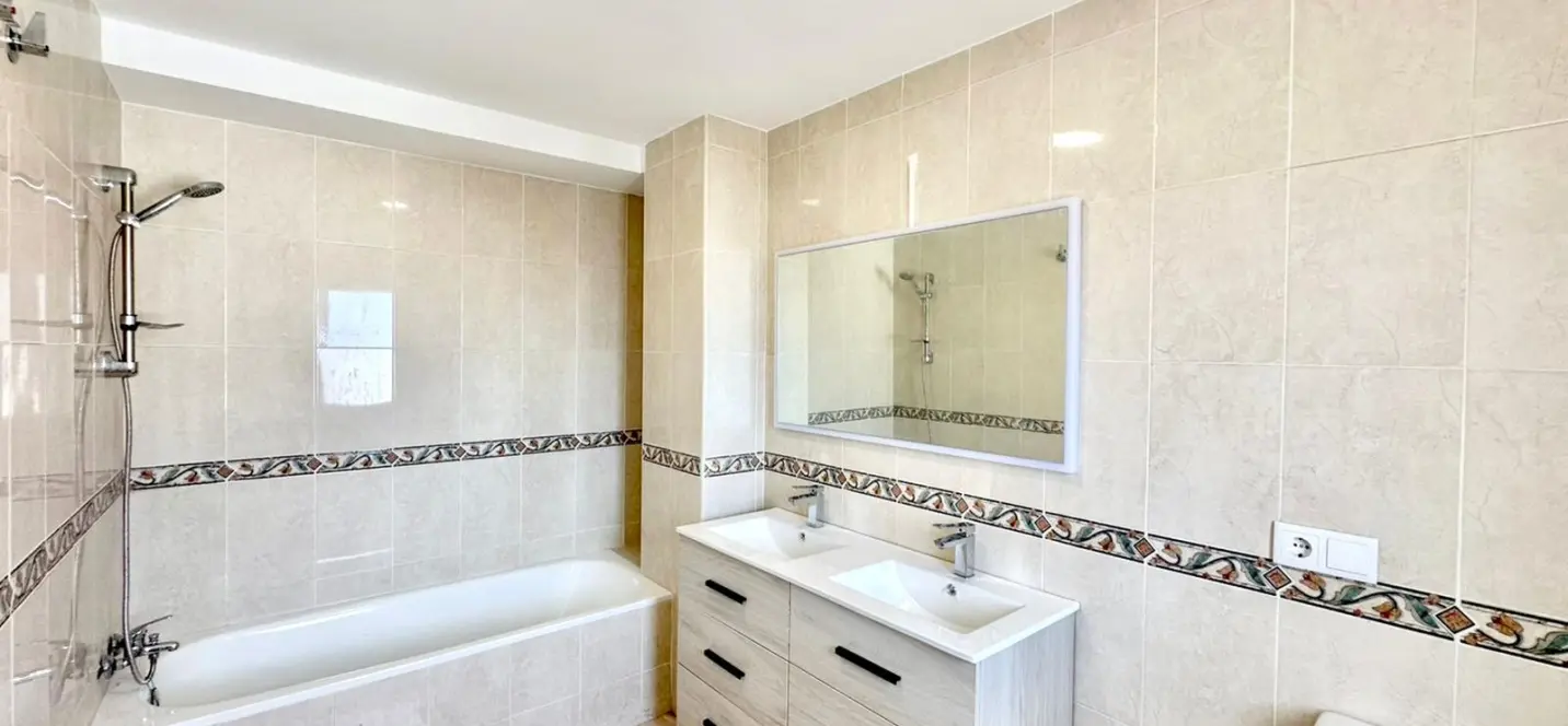 Sale of townhouse in Los Boliches 4