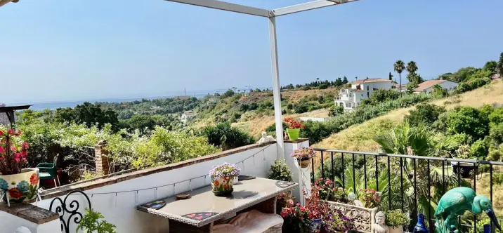 Sale of townhouse in Estepona 1