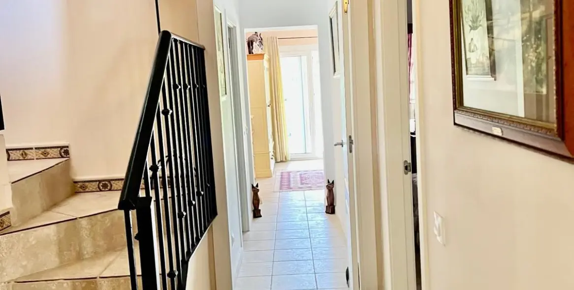 Sale of townhouse in Estepona 3