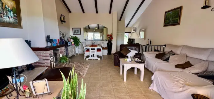 Sale of townhouse in Estepona 3