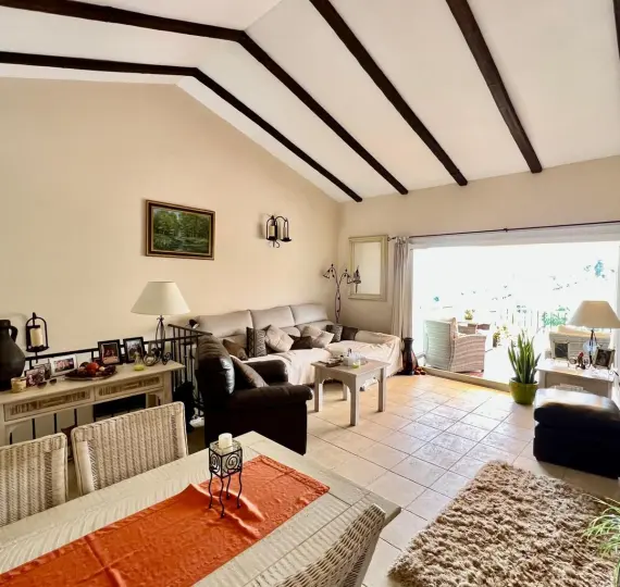Sale of townhouse in Estepona