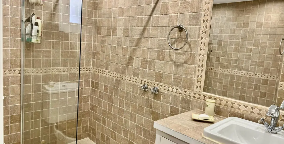 Sale of townhouse in Estepona 11