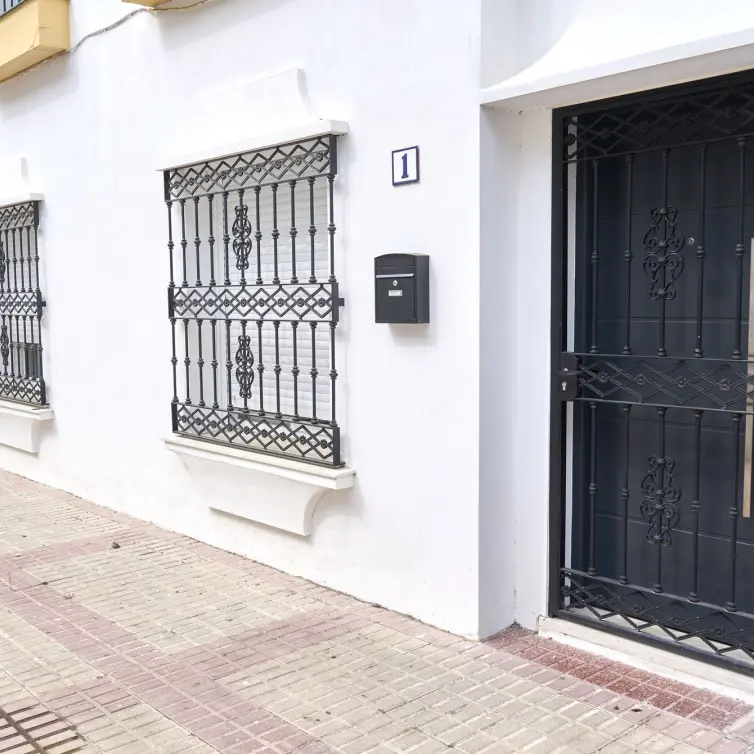 Sale of ground floor apartment in Estepona