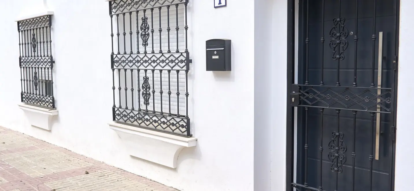 Sale of ground floor apartment in Estepona 0