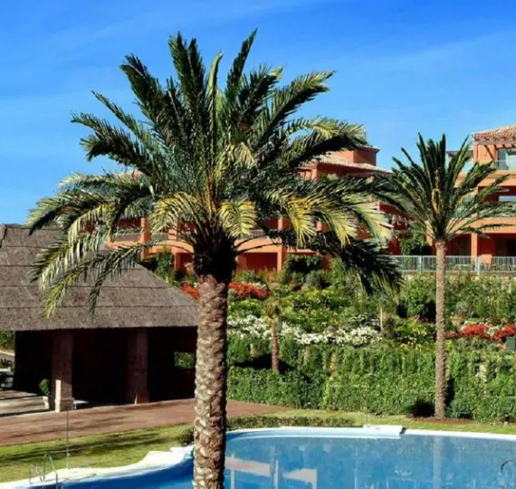 Продажа апартаментов на среднем этаже в Atalaya