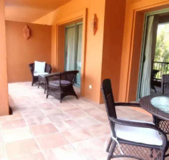 Продажа апартаментов на среднем этаже в Atalaya