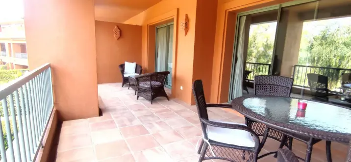 Продажа апартаментов на среднем этаже в Atalaya 3