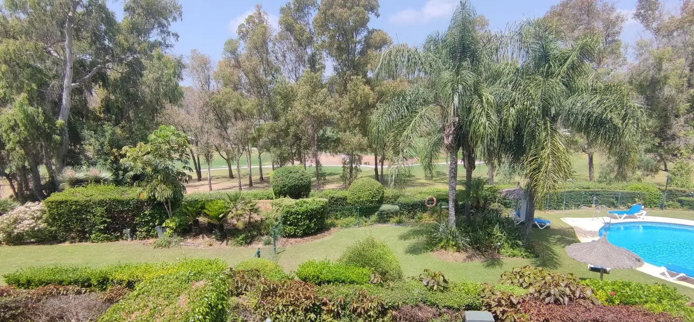 Sale of middle floor apartment in Atalaya 1