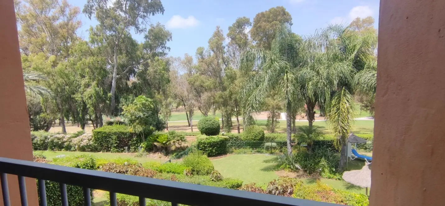 Sale of middle floor apartment in Atalaya 2