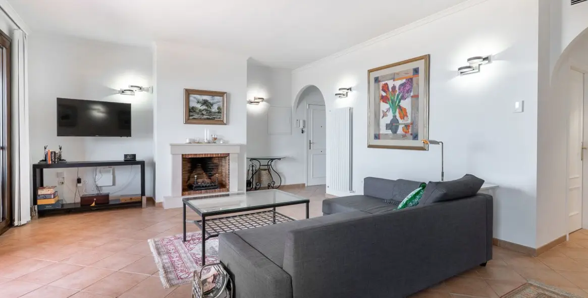 Продажа апартаментов на среднем этаже в La Mairena 3