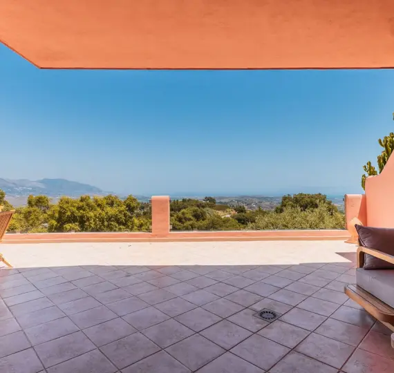 Продажа апартаментов на среднем этаже в La Mairena