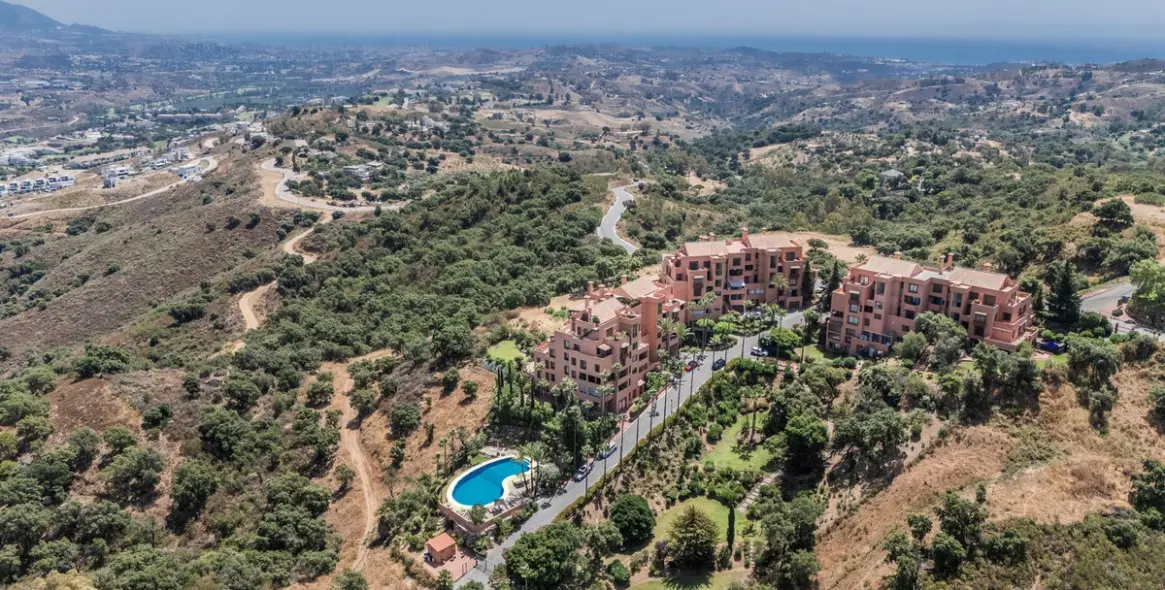 Продажа апартаментов на среднем этаже в La Mairena 12