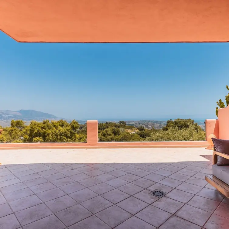 Venta de apartamento en planta media en La Mairena