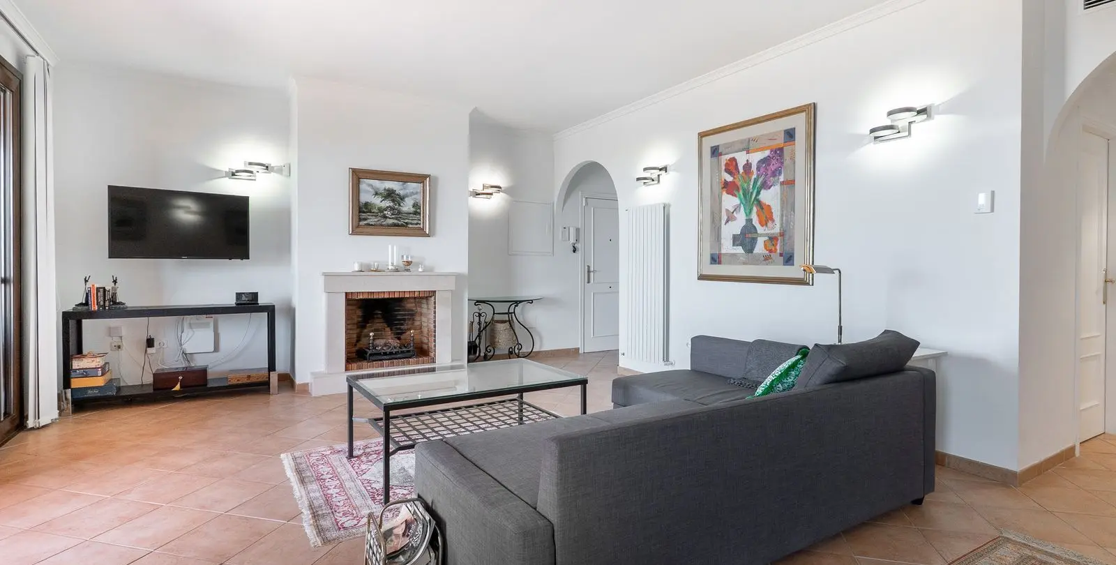 Sale of middle floor apartment in La Mairena 4