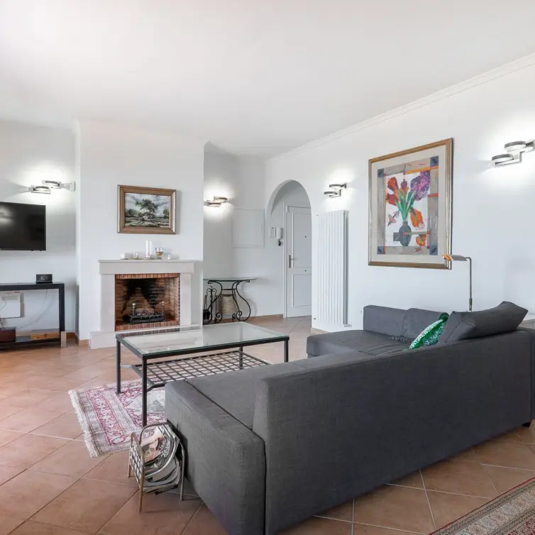 Venta de apartamento en planta media en La Mairena