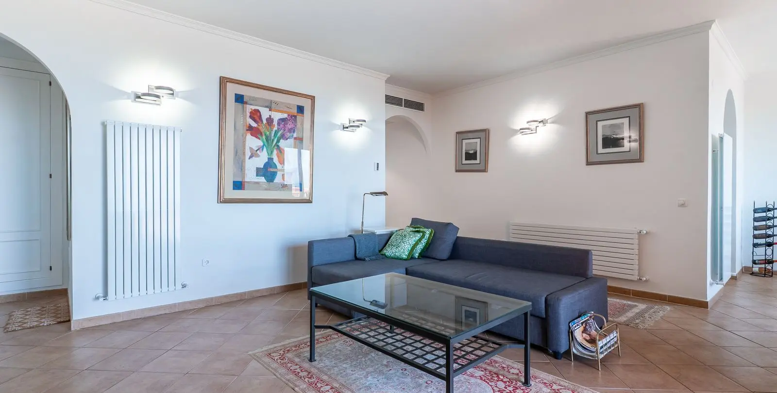 Sale of middle floor apartment in La Mairena 5